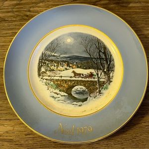 1979 AVON Noel/Christmas collector plate